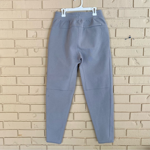 Lululemon Textured Spacer Classic Tapered Pant Rhino Grey size XS men Athleisure - Picture 3 of 7